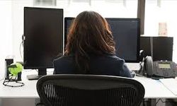 İşe erken gelen çalışan kovuldu!