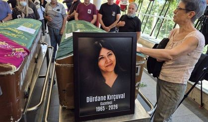 Gazeteci Dürdane Kırçuval, gözyaşlarıyla uğurlandı...