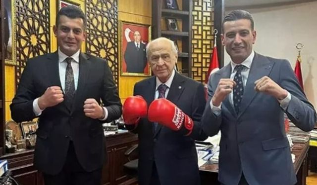 Türkiye Boks Federasyonu, Devlet Bahçeli'yi ziyaret etti: Boks eldiveniyle poz verdi