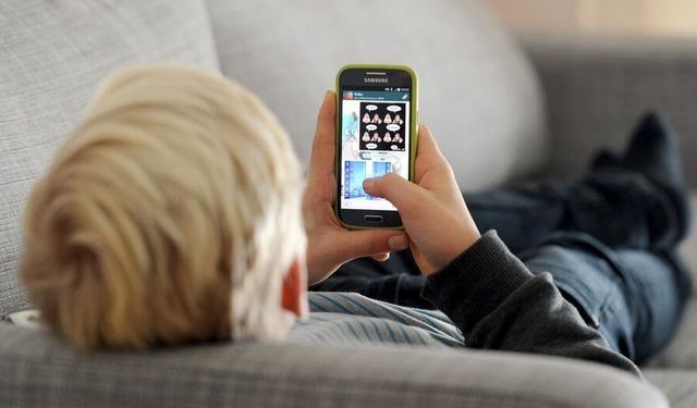 Avustralya 16 yaş altının sosyal medya erişimini yasakladı!