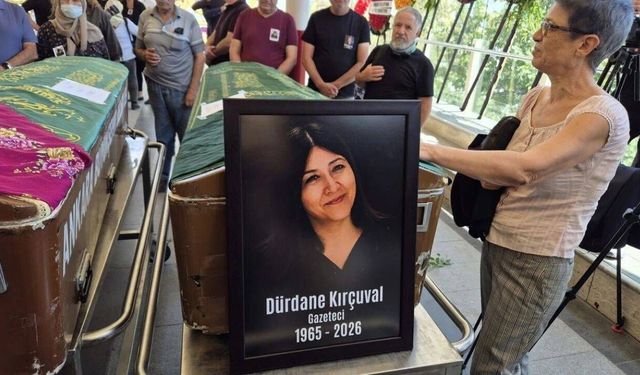 Gazeteci Dürdane Kırçuval, gözyaşlarıyla uğurlandı...