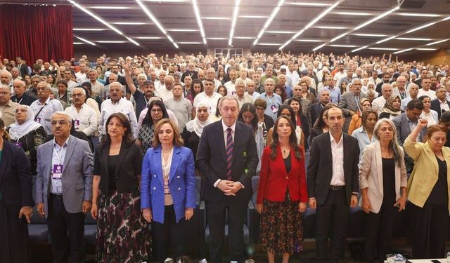 DEM Parti’de Hatimoğulları ve Bakırhan yeniden seçildi