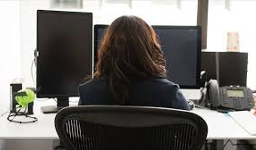 İşe erken gelen çalışan kovuldu!