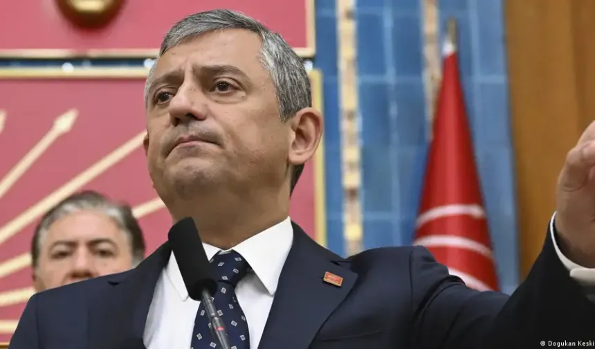 Yeni Parti'de tarihi gün! Yönetim bugün şekilleniyor!