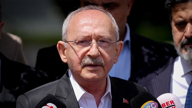 Kılıçdaroğlu’na İzmir’de “beyaz” karşılama!